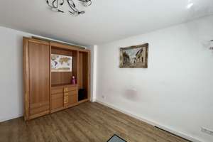 Komfortabel möblierte 2-Zimmer-Wohnung mit Balkon in zentraler und attraktiver Wohnlage. – Breitscheidstraße 106A, 70176 Vogelsang, Stuttgart – Vorschaubild 2