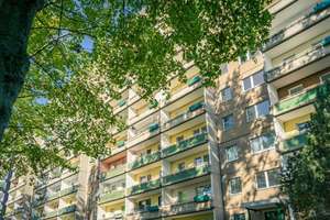 Modernisierte Balkonwohnung mit Weitblick – Am Harthwald 24, 9123 Markersdorf, Chemnitz – Vorschaubild 5