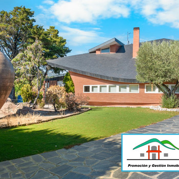 PROMOTION UND IMMOBILIENVERWALTUNG VERKAUFT EXKLUSIVE DESIGNERVILLA IN HOYO DE MANZANARES.
