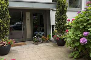 Komplett sanierte Nichtraucher Penthousewohnung in ruhiger und doch zentraler Lage
