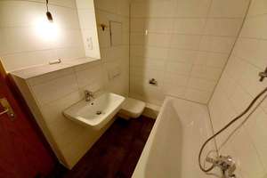 Eine schöne 2 Raumwohnung - ideal für Studenten! Der Vormieter bietet Einbauküche an! – Krenkelstr. 28, 1309 Striesen-West, Dresden – Vorschaubild 4
