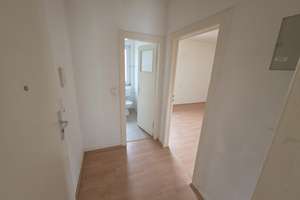 Ab: 29.09 - Wohnung mit großem Balkon in Reisholz - Neue Böden! – Würzburger Str. 19, 40599 Reisholz, Düsseldorf – Vorschaubild 6