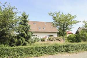 Ein Haus, viele Möglichkeiten: Zweifamilienhaus in ruhiger Lage in Flechtingen – Die vollständige Adresse der Immobilie erhältst du vom Anbieter., 39345 Flechtingen – Vorschaubild 3