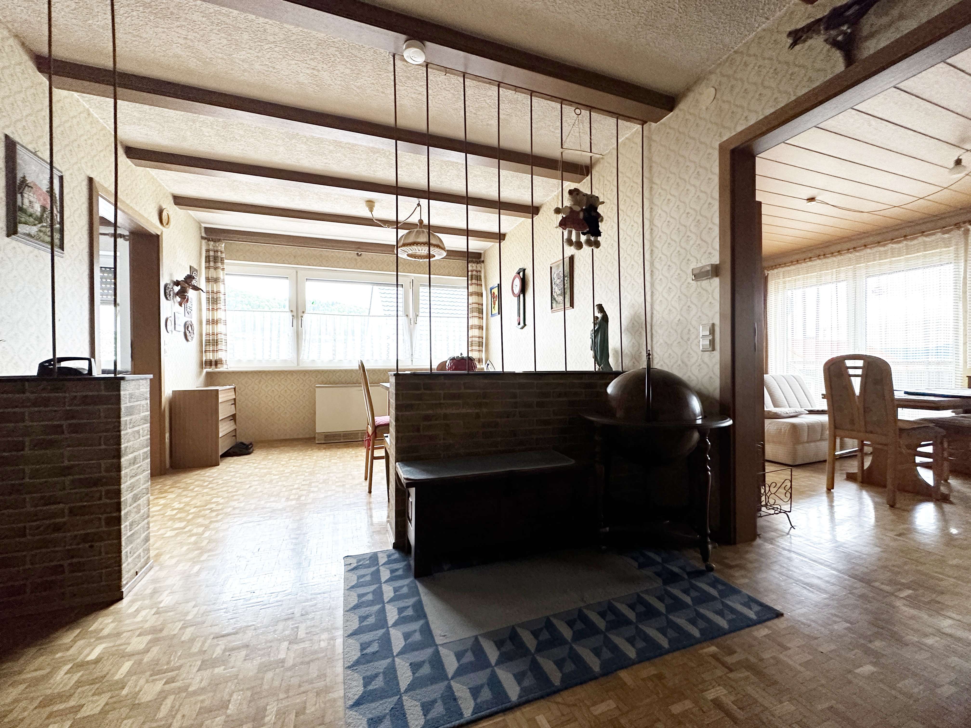 Immobilie in Dürbheim - F&D | Reduziert! Großzügiges Dreifamilienhaus in ruhiger Wohnlage - Bild 2