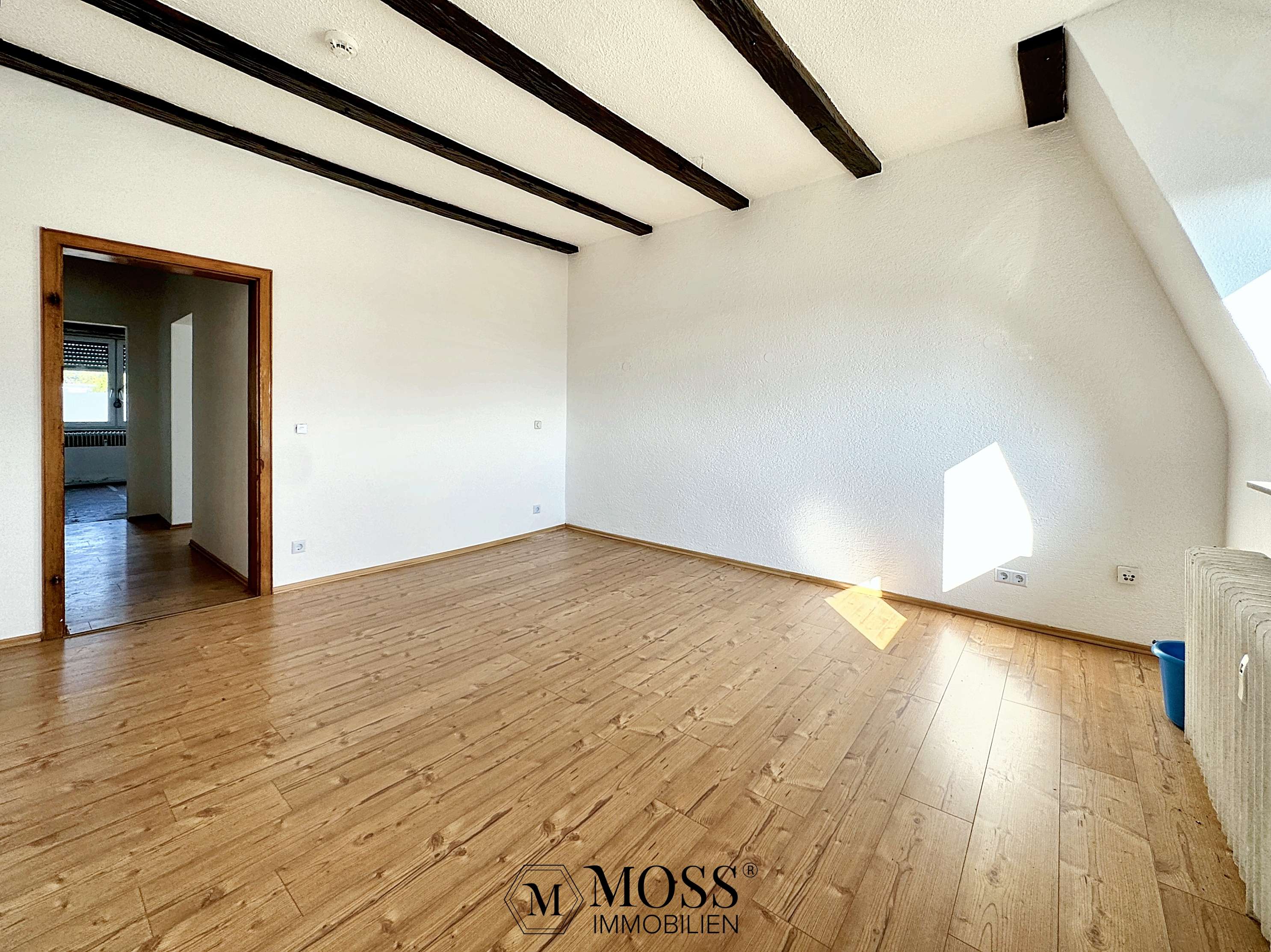 Immobilie in Butzbach - Sanierungsbedürftige 5 Zimmer Altbauwohnung in Zentrumsnähe - Bild 2