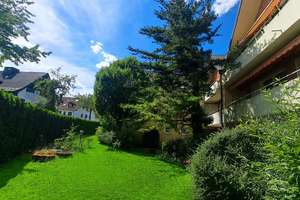 Ruheoase im Grünen – Stilvolle Wohnung mit großem Garten