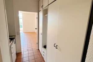 Sülz: Ruhiges, gemütliches Appartement mit Aufzug in schöner grüner Lage zu vermieten ! – Die vollständige Adresse der Immobilie erhältst du vom Anbieter., 50939 Sülz, Köln – Vorschaubild 3