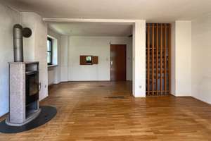 Charmantes Reihenendhaus in ruhiger Lage am Sallerner Berg – Die vollständige Adresse der Immobilie erhältst du vom Anbieter., 93057 Sallern-Gallingkofen, Regensburg – Vorschaubild 3