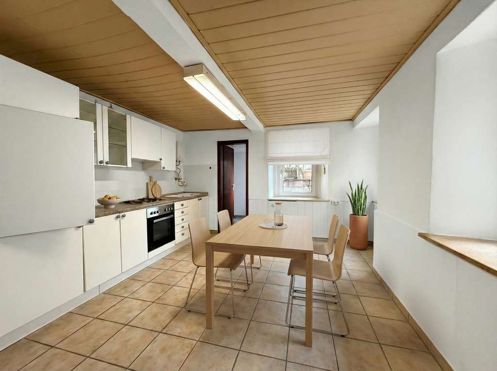 Immobilie in Wolfstein - Altbau mit Renovierungsbedarf in zentraler Lage von Wolfstein - Bild 2