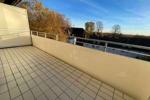 *moderne Balkonwohnung mit Tageslichtbad und 3 Zimmern*