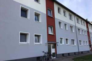 3-Zimmer-Wohnung mit Tageslichtbad und Balkon! – Lahnweg 1, 33689 Sennestadt, Bielefeld – Vorschaubild 1