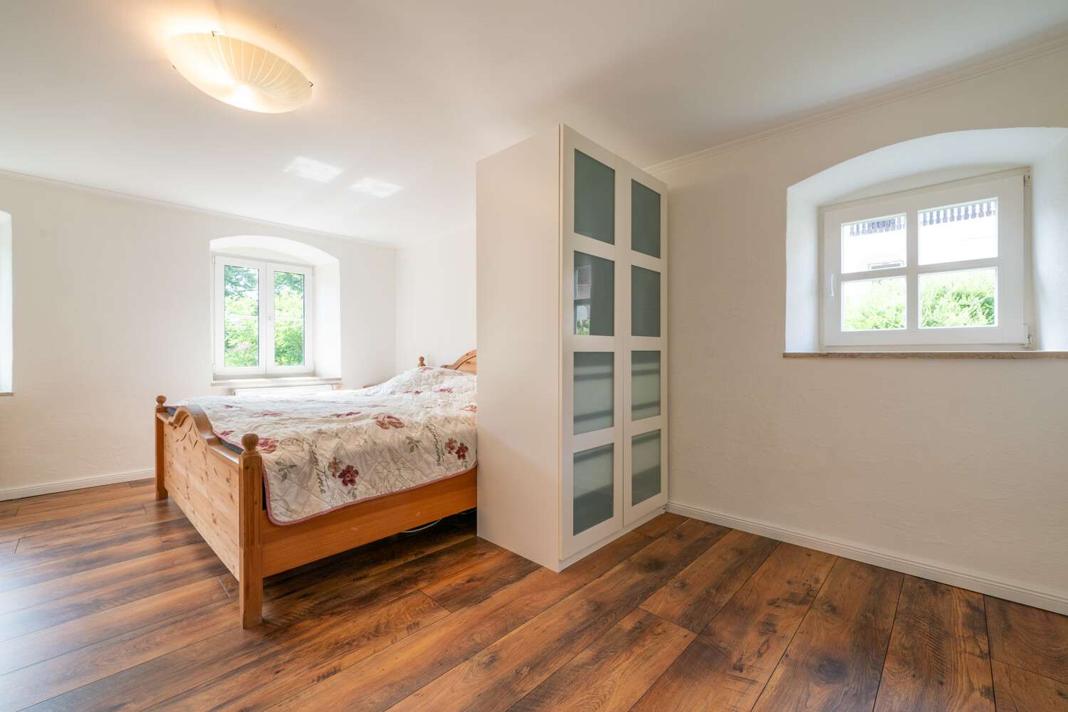 Immobilie in Fünfstetten - Ein Anwesen, das mehr kann! Pferde, Autos oder Hightech - hier haben Sie alle Möglichkeiten - Bild 4