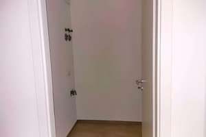 Direkt einziehen! Moderne 2 Zimmer + Süd-West-Balkon, Einbauküche, Wannenbad + Abstellraum, Aufzug – Luruper Hauptstraße 77a, 22547 Lurup, Hamburg – Vorschaubild 4