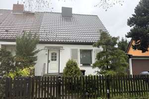 Vermietete Doppelhaushälfte mit Wintergarten, Garage und Sauna