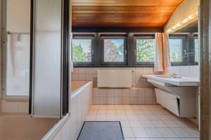 Freistehendes Einfamilienhaus mit Traumgarten und Entwicklungsmöglichkeiten in gewachsener Lage – Die vollständige Adresse der Immobilie erhältst du vom Anbieter., 40474 Lohausen, Düsseldorf – Vorschaubild 24