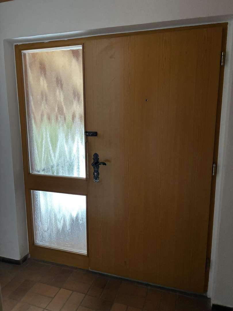 Immobilie in Markt Erlbach - Einfamilienhaus mit Balkon, Keller, 2 Garagen, 3 Carports und Hobbyraum (346 m² Wohn- u. Nutzfläche) - Bild 5