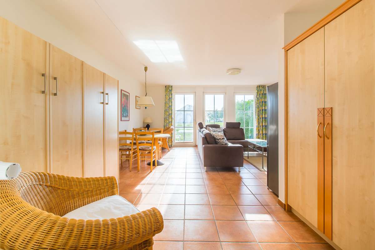 Immobilie in Sagard - Sonnige Erdgeschoss-Ferienwohnung mit großzügiger Terrasse in ruhiger Lage in 18551 Neddesitz - Bild 3