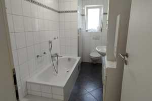 Rodenhof: 4-Zimmer- Whg mit Balkon, Bad inkl. Dusche + Wanne,  Garage – Stadtverband Saarbrücken (Kreis) – Vorschaubild 2