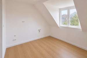 Erstbezug nach Kernsanierung – Lichtdurchflutete 2-Zimmer-Dachgeschosswohnung mit Loftcharakter – Die vollständige Adresse der Immobilie erhältst du vom Anbieter., 51103 Kalk (Ortsteil), Köln – Vorschaubild 3