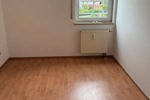 Neu renovierte Penthouse-Wohnung mit zwei Zimmern in Metten – 94526 Metten – Vorschaubild 2