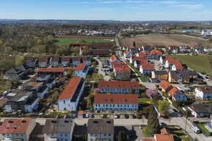 ***Stilvolles Reihenendhaus in ruhiger Lage von Olching-Wohnen mit Gartenidylle – Oberanger 12, 82140 Olching – Vorschaubild 2
