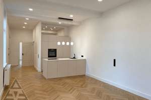 Stilvoll wohnen: Sanierter Altbau mit modernem Design & besonderem Wohnambiente – 40219 Unterbilk, Düsseldorf – Vorschaubild 2