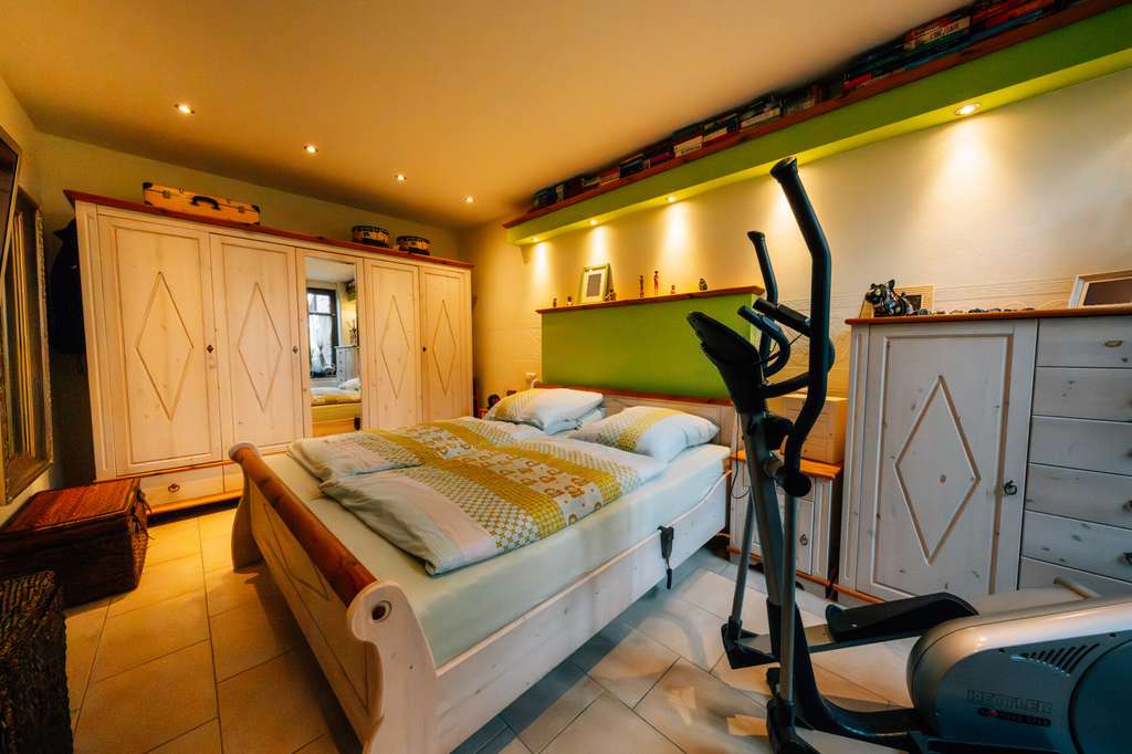 Immobilie in Linnich - Historisches Mehrfamilienhaus mit ca. 271m² Wohnfläche und stabilen Mieteinnahmen + zzgl. Nutzfläche - Bild 3