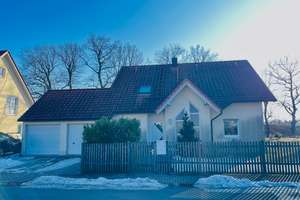 Top gepflegtes Einfamilienhaus mit großem Garten in bester Wohnlage in Eckersdorf – Die vollständige Adresse der Immobilie erhältst du vom Anbieter., 95488 Eckersdorf – Vorschaubild 3