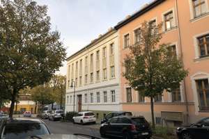 WE11 schicke kleine 2-Zi.-Dachgeschoss-Wohnung in zentraler Wohnlage