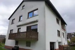 506 - Charmantes Zweifamilienhaus (freistehend) mit Garage & zusätzl. Erholungsgrundstück in Lahntal – Am Rodenbach X, 35094 Marburg-Biedenkopf (Kreis) – Vorschaubild 6