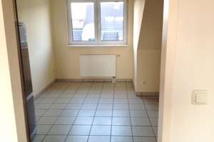 Dachgeschosswohnung in ruhiger Lage | Balkon & Stellplatz – Die vollständige Adresse der Immobilie erhältst du vom Anbieter., 50733 Nippes (Ortsteil), Köln – Vorschaubild 3