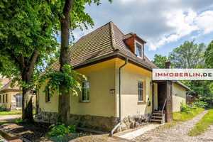 IMMOBERLIN.DE - Klassisches Torhaus mit Sonnengarten + Pool am Kartzower Schloss – Potsdam – Vorschaubild 1