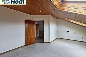 Großes Reihenhaus mit Garage und AAP im Freien sucht neuen Eigentümer !! – Die vollständige Adresse der Immobilie erhältst du vom Anbieter., 72760 Reutlingen-Mitte, Reutlingen – Vorschaubild 19