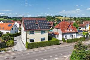 1A-Kapitalanlage in Ummendorf – 3 Wohneinheiten, PV-Einnahmen und Doppelgarage – Die vollständige Adresse der Immobilie erhältst du vom Anbieter., 88444 Ummendorf – Vorschaubild 2