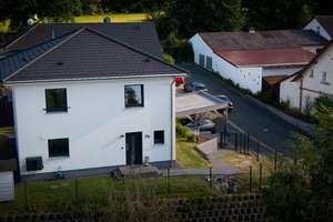 Provisionsfrei vom Eigentümer: Neuwertiges Massivhaus (A+) mit Wärmepumpe, Designerküche & Wallbox – Die vollständige Adresse der Immobilie erhältst du vom Anbieter., 95326 Kulmbach – Vorschaubild 3