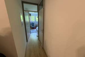 HÜBSCHES ZUHAUSE! Helle, ruhig gelegene 3-Zimmer-Wohnung mit Loggia, Swimmingpool auf dem Dach! – Breslauer Straße 18, 89231 Neu-Ulm – Vorschaubild 8