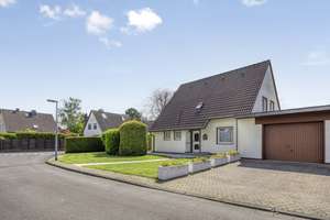 EFH in Bergheim-Büsdorf 743 qm Grundstück 128,38 qm Wohnfläche 58,80 qm Nutzfläche Garage 21,90 qm – Die vollständige Adresse der Immobilie erhältst du vom Anbieter., 50129 Bergheim – Vorschaubild 26