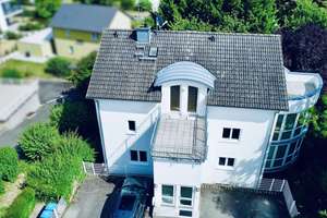 AS IMMOBILIEN: Repräsentative 3-Familien-Villa | Großzügiges Wohnen in bester Lage - Niederwalluf – Die vollständige Adresse der Immobilie erhältst du vom Anbieter., 65396 Walluf – Vorschaubild 3