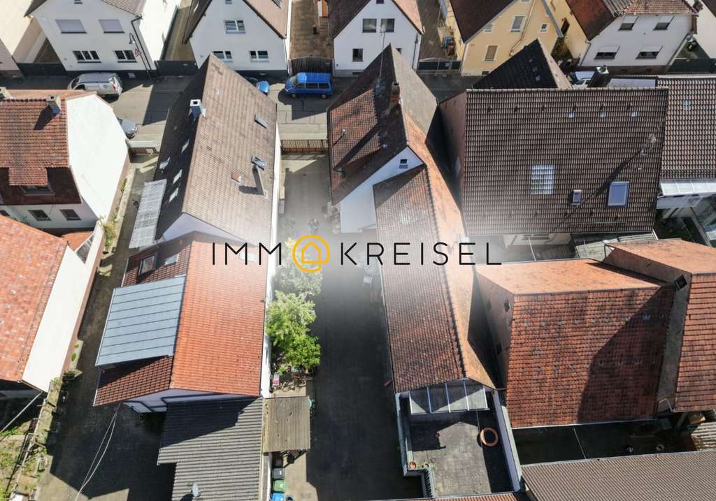 Immobilie in Stutensee - *Niedrige Provision* Historisches Ensemble mit Scheune, Bebauungspotenzial & großem Grundstück - Bild 0