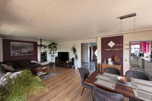 Stilvolle Doppelhaushälfte mit überdachter Terrasse und Photovoltaikanlage–Einziehen und wohlfühlen! – Die vollständige Adresse der Immobilie erhältst du vom Anbieter., 57612 Helmenzen – Vorschaubild 4