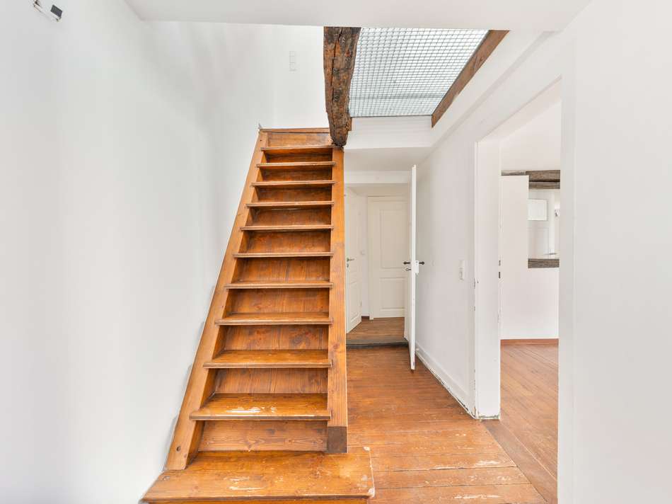 1. OG Treppe (2)