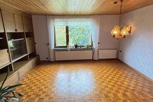 Beliebte Ortsrandlage in Wissen: älteres EFH mit Dachterrasse, Garten und zwei Garagen – Holschbacher Straße 64, 57537 Wissen – Vorschaubild 9