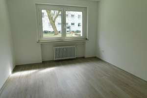 Einzugsbereite EG-Wohnung mit Einbauküche und Balkon! – Flözstr. 22, 44799 Wiemelhausen, Bochum – Vorschaubild 5