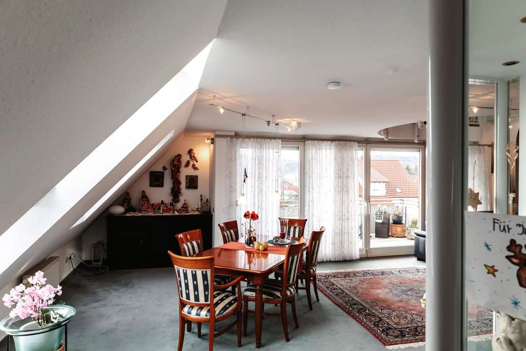 Immobilie in Simmozheim - Exklusive Maisonettewohnung mit Galerie, Südbalkon und 2 Stellplätzen | 2 Bäder en Suite - Bild 3