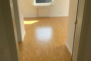 Sehr helle, renovierte Wohnung mit Loggia Dachbalkon an älteres Ehepaar zu vermieten – Die vollständige Adresse der Immobilie erhältst du vom Anbieter., 44267 Holzen, Dortmund – Vorschaubild 3