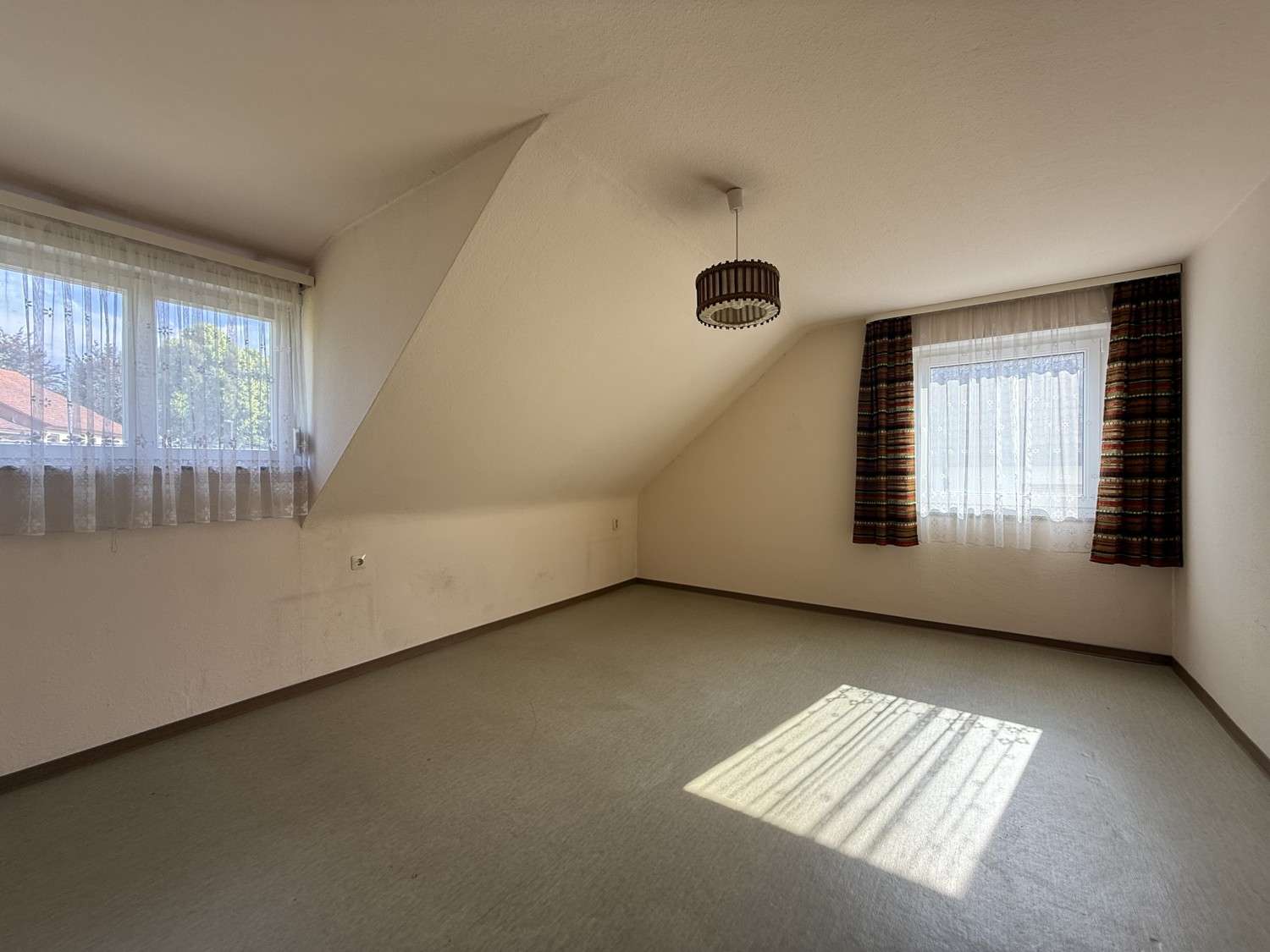 Immobilie in Wimsheim - Eine Doppelhaushälfte oder beide - Zwei Haushälften, viele Möglichkeiten - Bild 3