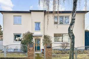 Freistehendes, sanierungsbedürftiges Einfamilienhaus in Berlin Lichterfelde-West - Schweizer Viertel