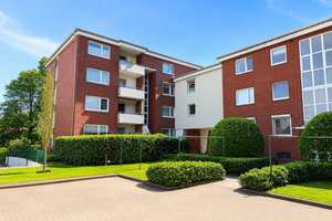 Attraktive 2,5 Zi.-Whg. m. Balkon & TG Option in Neugraben