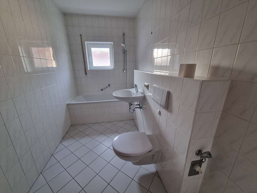 Immobilie in Dohna - Bezugsfreie 3-Zimmer-Wohnung mit Balkon im 2. OG in Dohna - Bild 3