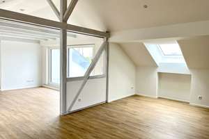 Charmante 2,5-Zimmer Dachgeschosswohnung in Stuttgart-Riedenberg